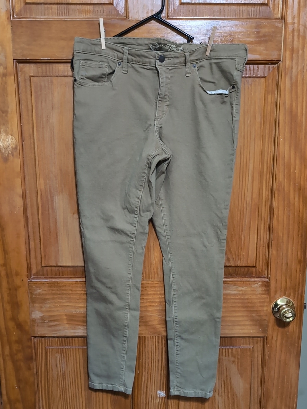 Universal Thread Khaki Straight Leg Jeans
